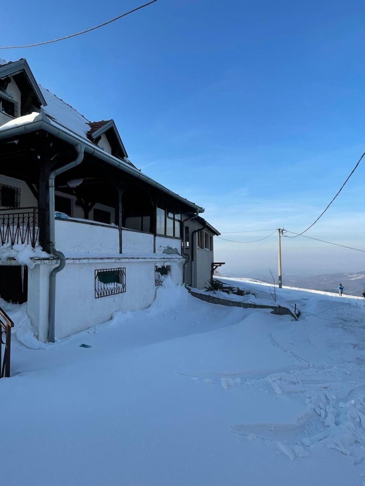 Renarde House Villa Polom Exterior photo